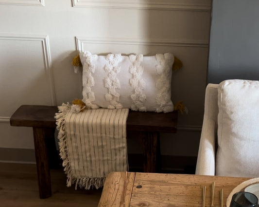 IVORY TUFTED TASSELED PILLOW