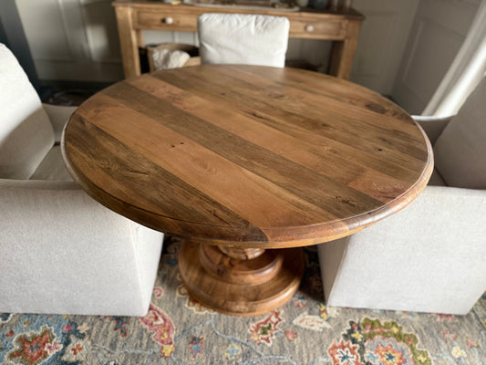 JJD Traditional Round Dining Table