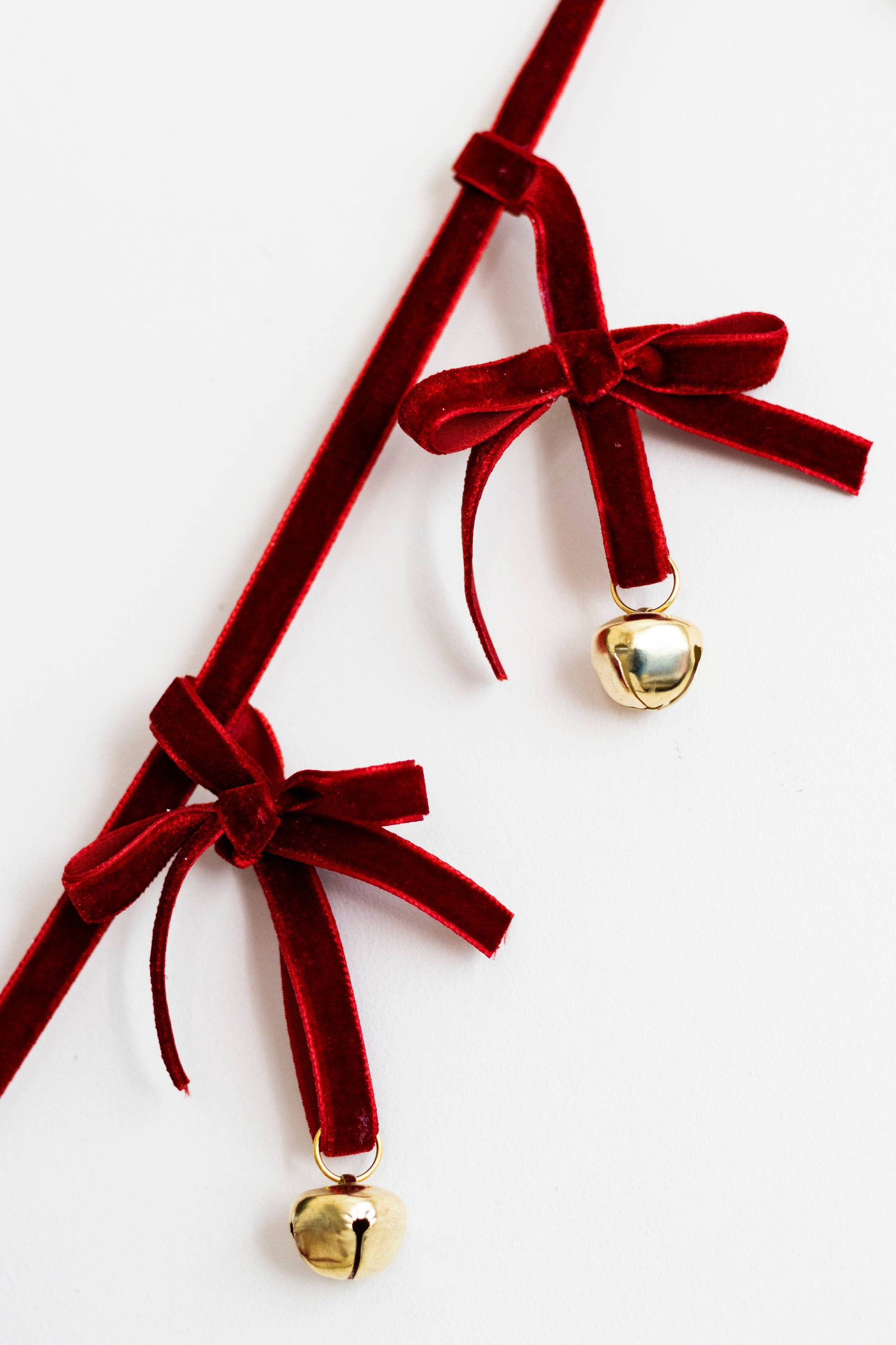 Holiday Velvet Chain Ribbon Bells