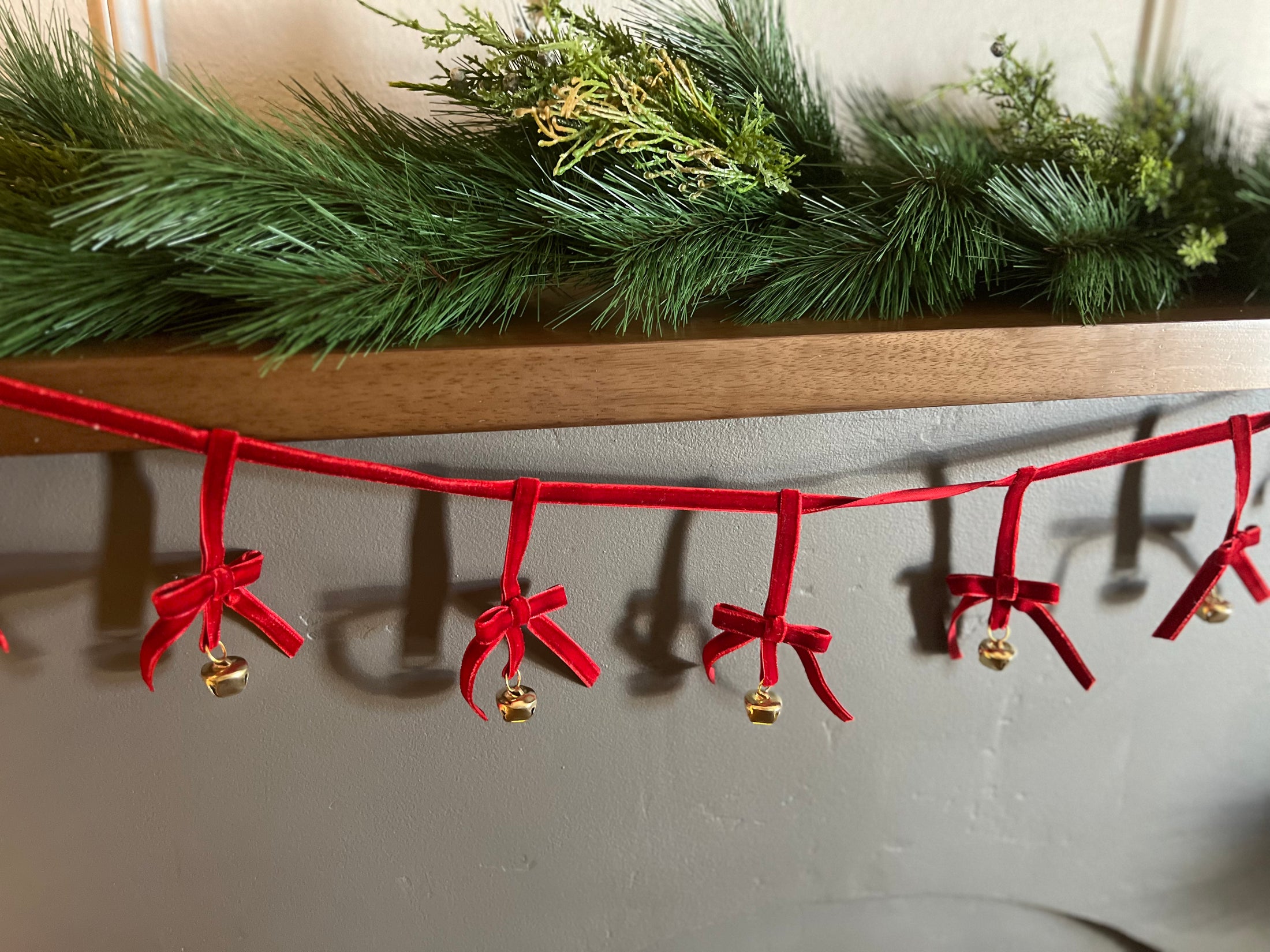 Holiday Velvet Chain Ribbon Bells