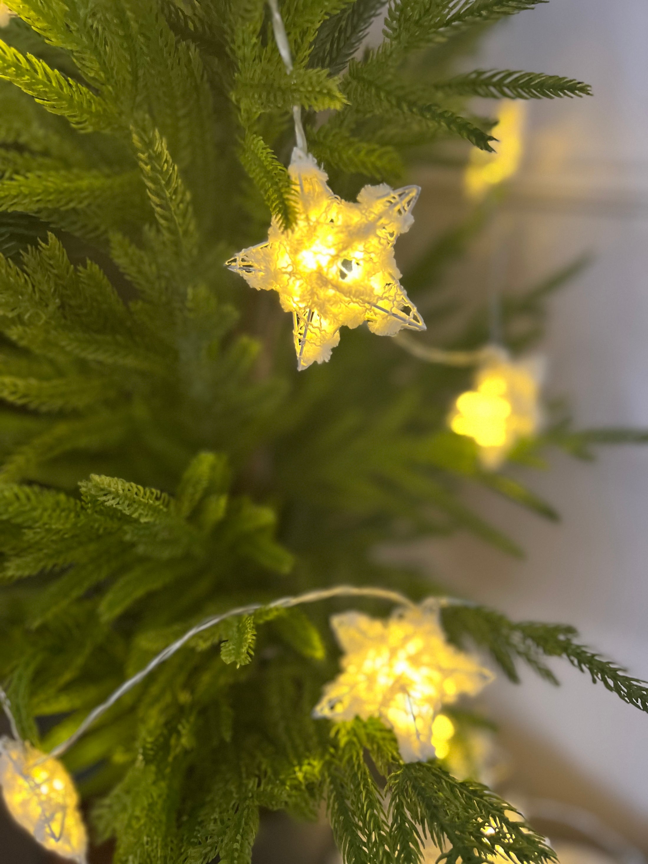 White Lighted Star Garland