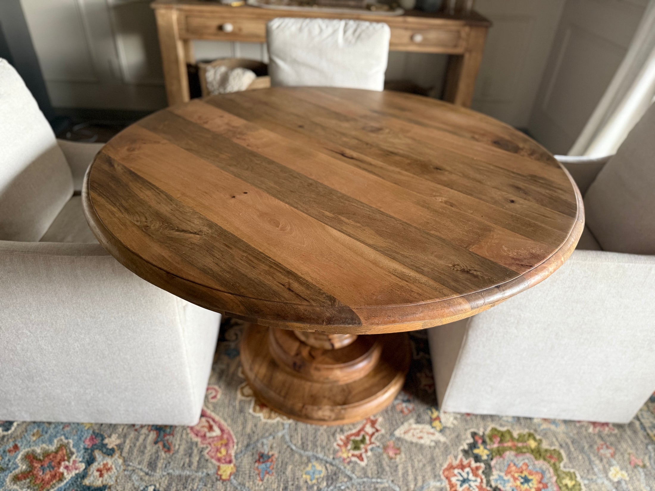 JJD Traditional Round Dining Table